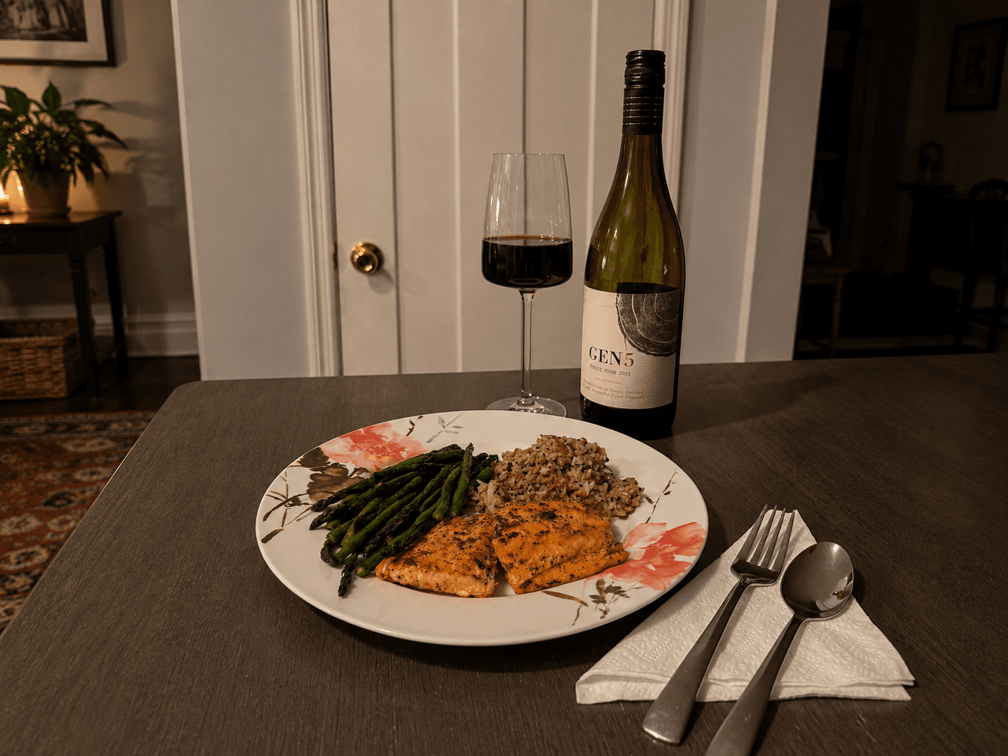 Salmon with asparagus and rice-quinoa blend served with wine